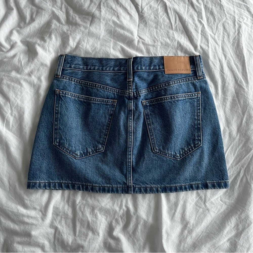 ARITZIA | Denim Forum The ‘90s Ricci Skirt Blue - Picture 3 of 4